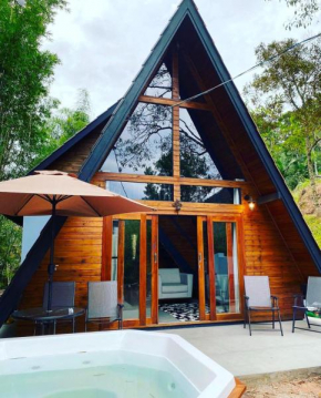 Chalé Camping Blue World Garden